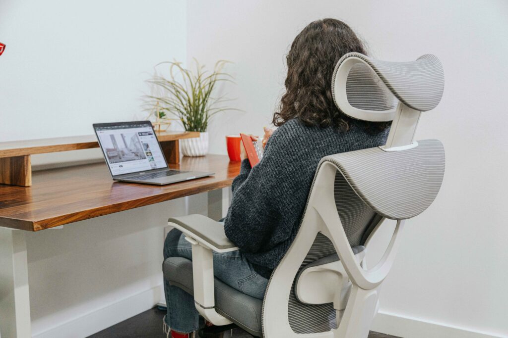 ⁠Importance of Ergonomic Furniture Design